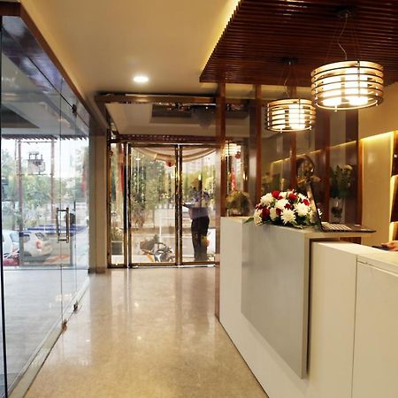 Awadh Inn Noida Eksteriør billede