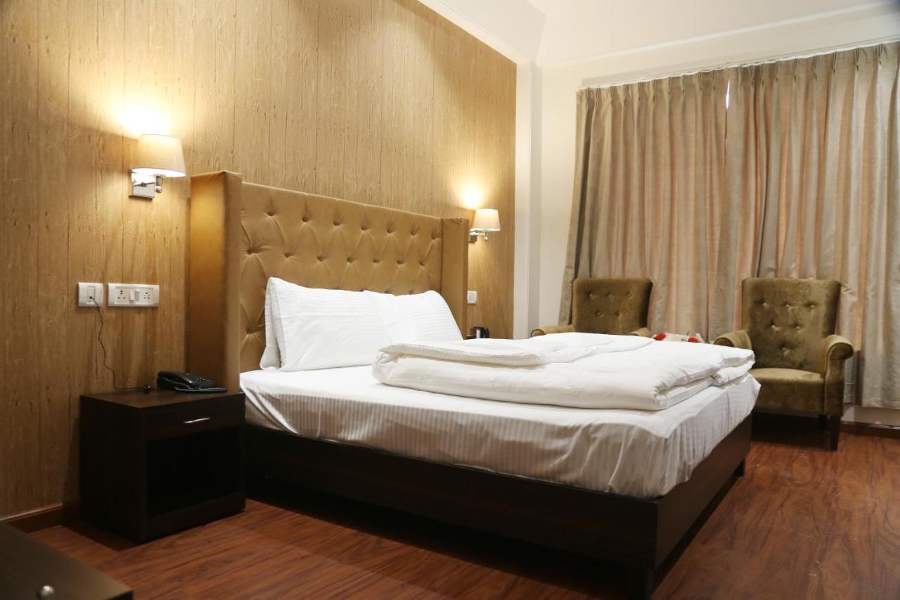 Awadh Inn Noida Eksteriør billede