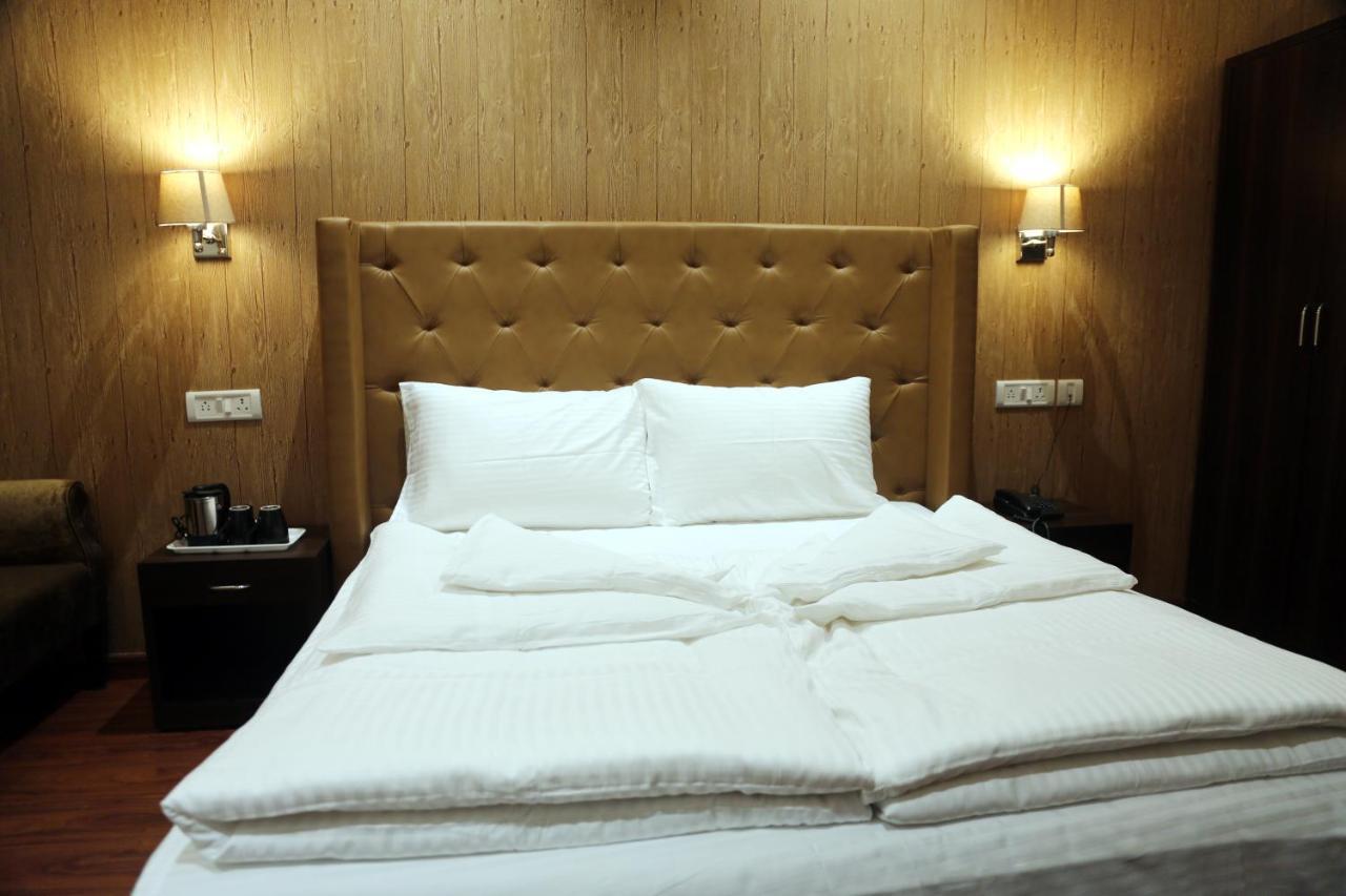 Awadh Inn Noida Eksteriør billede