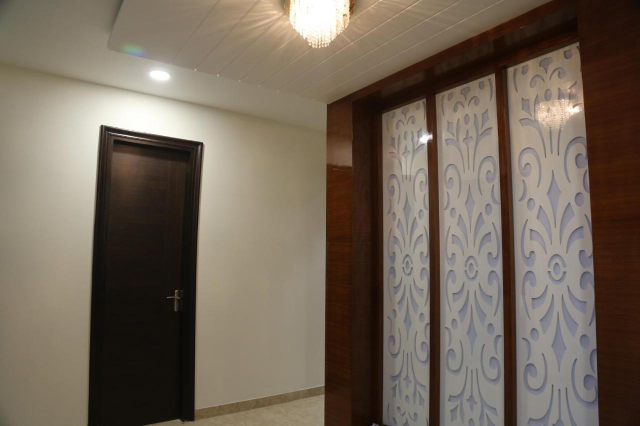Awadh Inn Noida Eksteriør billede