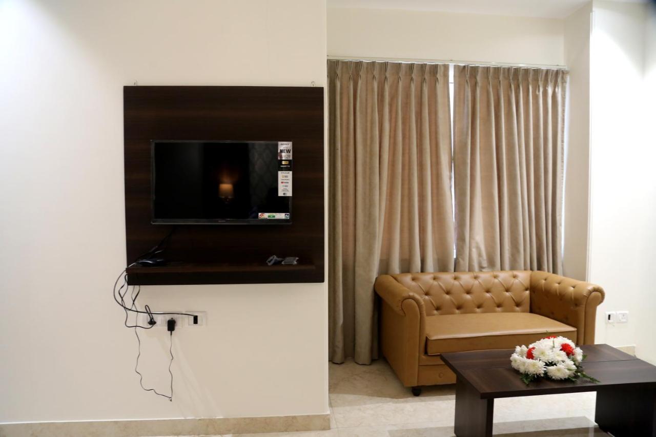 Awadh Inn Noida Eksteriør billede