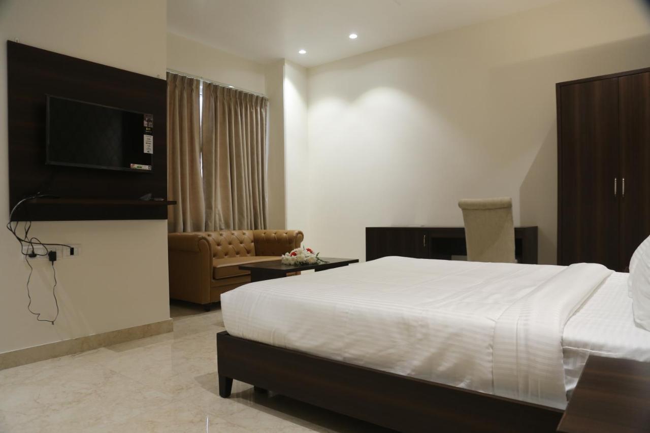 Awadh Inn Noida Eksteriør billede