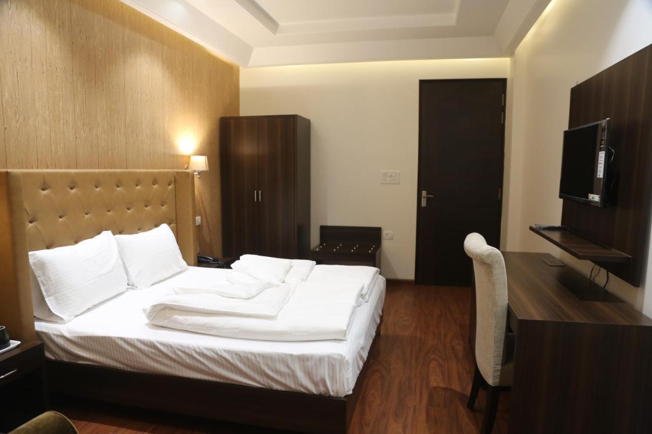 Awadh Inn Noida Eksteriør billede